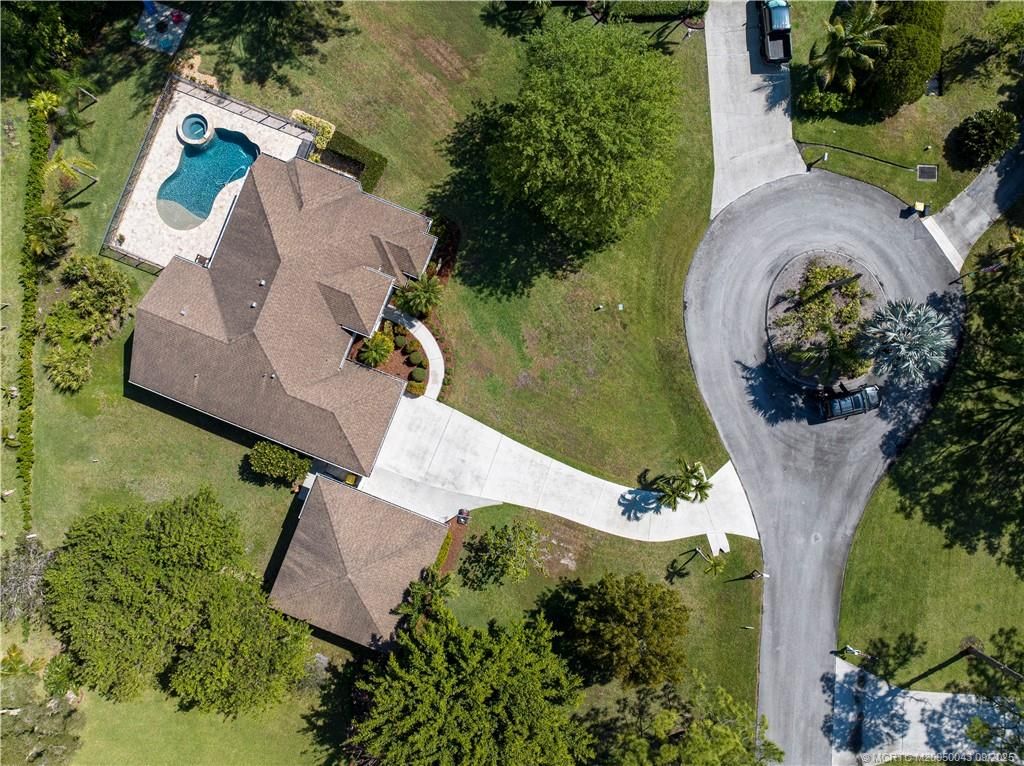 Photo of 1945 SE Emerald Court, Stuart, FL 34997 (MLS # M20050043)