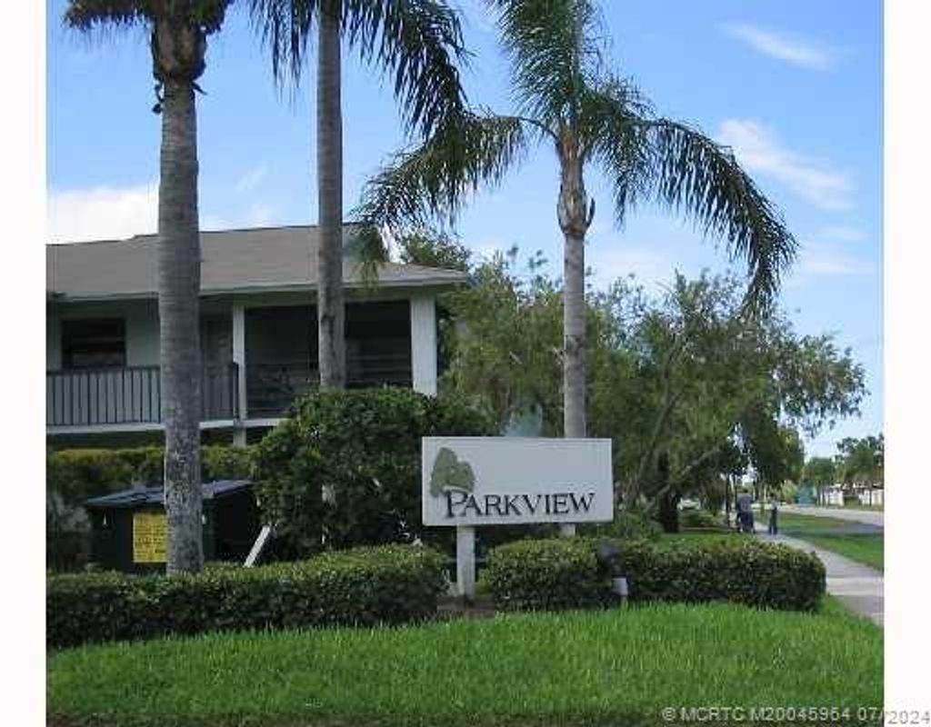 Photo of 1201 SE Parkview Place SE #G-9, Stuart, FL 34994 (MLS # M20045964)