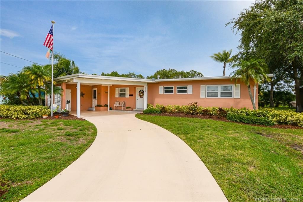 Photo of 3089 SE Morningside Boulevard, Port Saint Lucie, FL 34952 (MLS # M20039181)