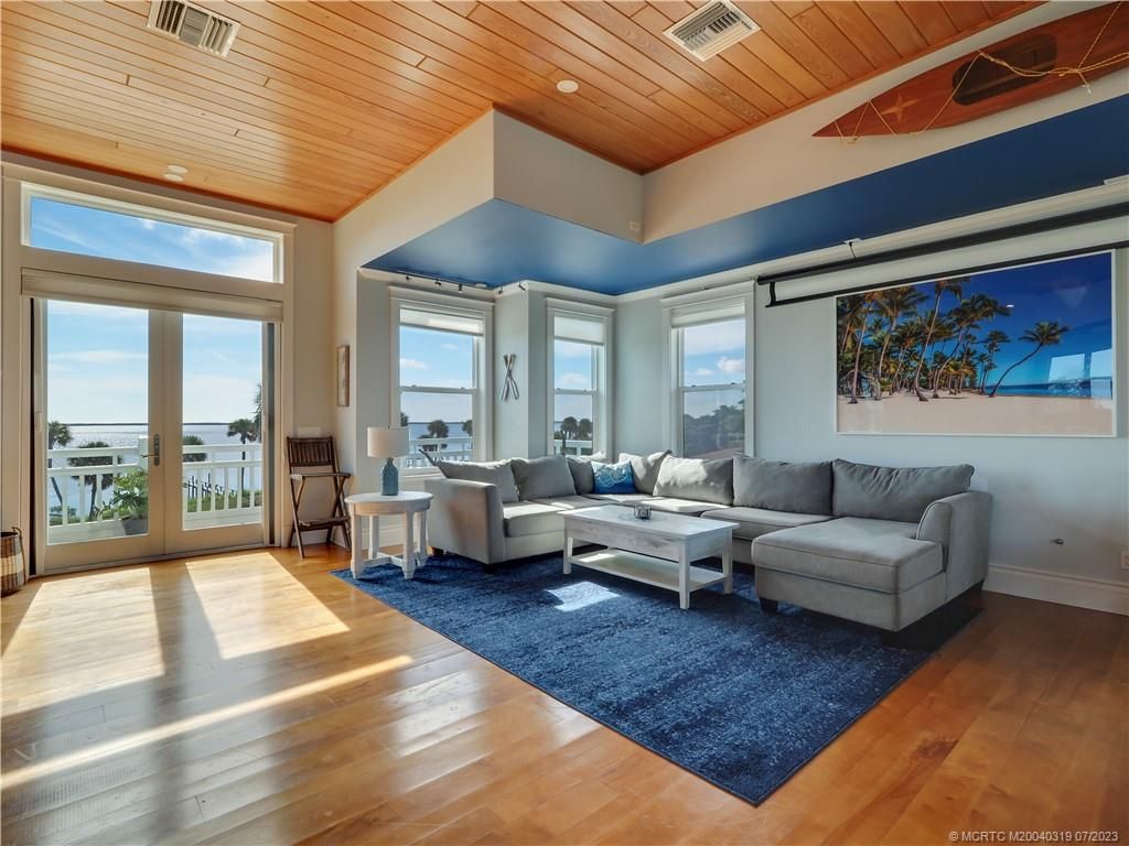 Photo of 5201 S Indian River Dr Drive, Fort Pierce, FL 34982 (MLS # M20040319)