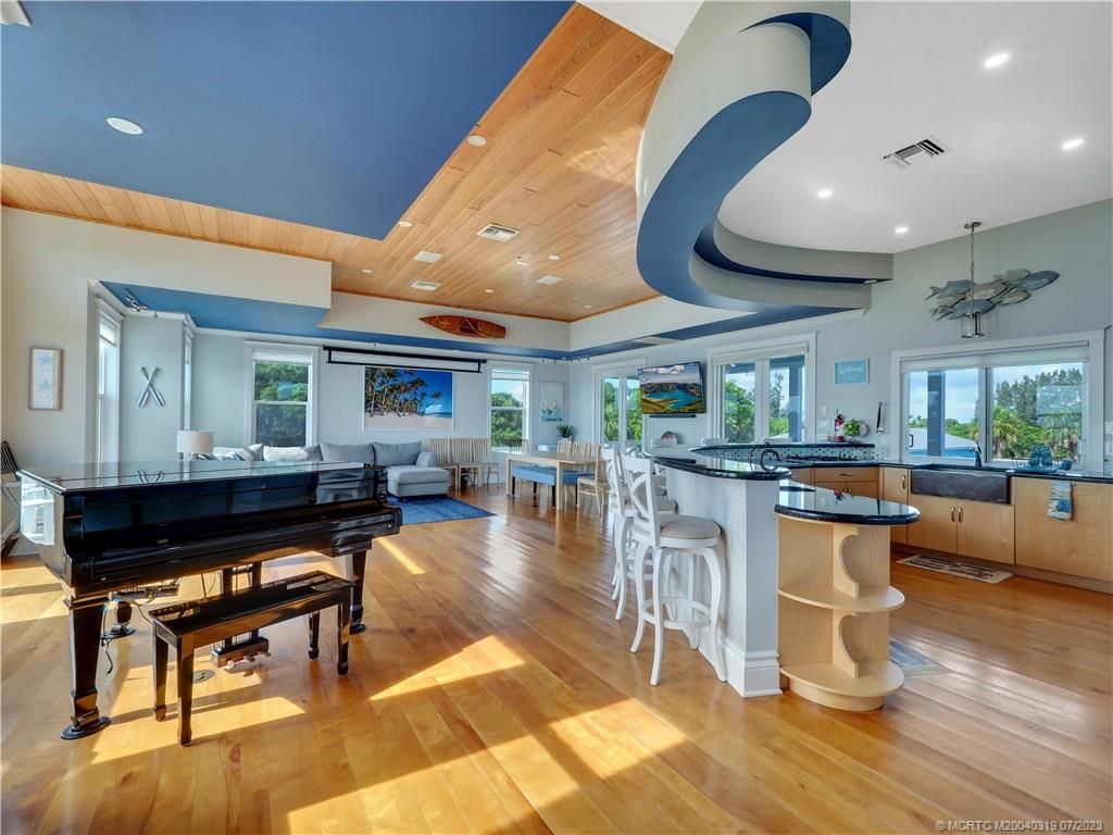 Photo of 5201 S Indian River Dr Drive, Fort Pierce, FL 34982 (MLS # M20040319)