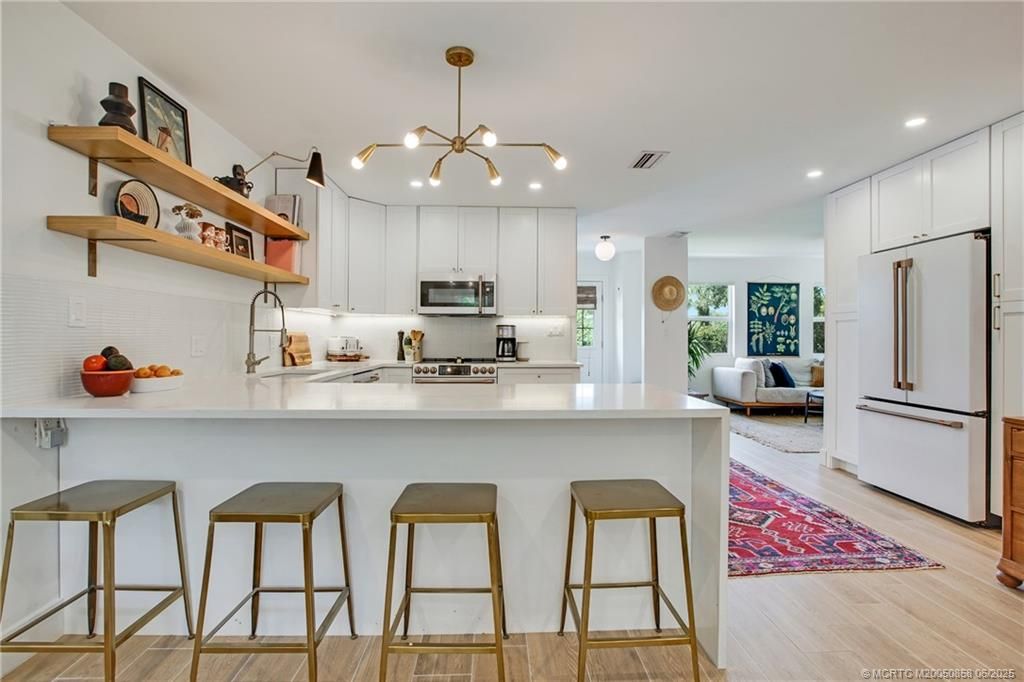 Photo of 800 SE Madison Avenue, Stuart, FL 34996 (MLS # M20050858)