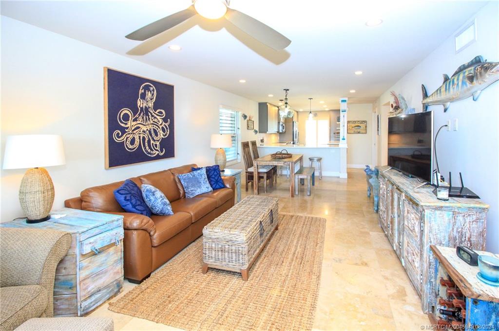 Stuart, Florida 34996, United States, 2 Bedrooms Bedrooms, ,2 BathroomsBathrooms,Residential,Pending,51442