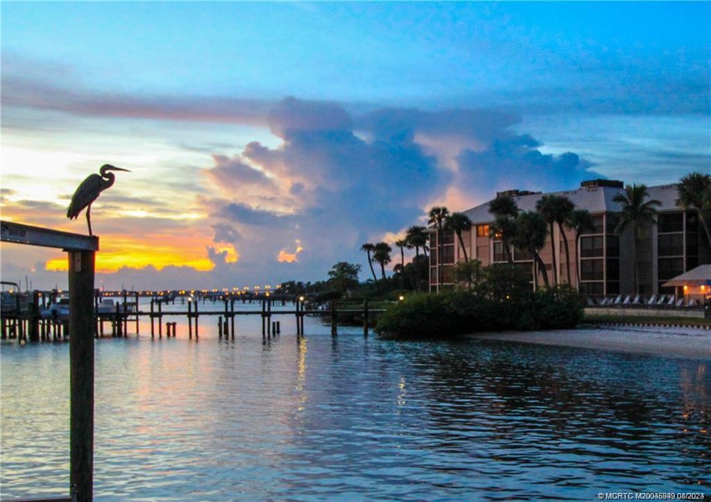 Stuart, Florida 34996, United States, 2 Bedrooms Bedrooms, ,2 BathroomsBathrooms,Residential,Pending,51442