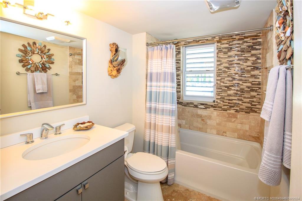 Stuart, Florida 34996, United States, 2 Bedrooms Bedrooms, ,2 BathroomsBathrooms,Residential,Pending,51442