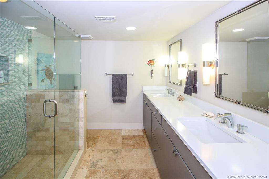 Stuart, Florida 34996, United States, 2 Bedrooms Bedrooms, ,2 BathroomsBathrooms,Residential,Pending,51442