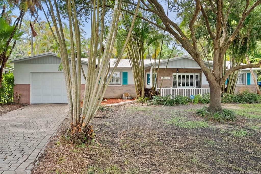 Photo of 1714 SE Lafayette Street, Stuart, FL 34997 (MLS # M20051194)
