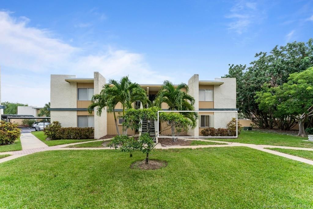 Photo of 1560 NE 12th Terrace #D2, Jensen Beach, FL 34957 (MLS # M20040261)