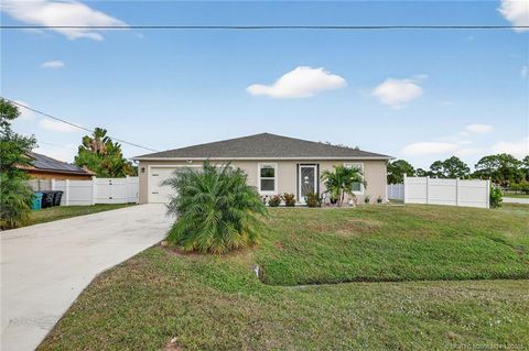 Photo of 3002 SE East Blackwell Drive, Port Saint Lucie, FL 34952 (MLS # M20053424)