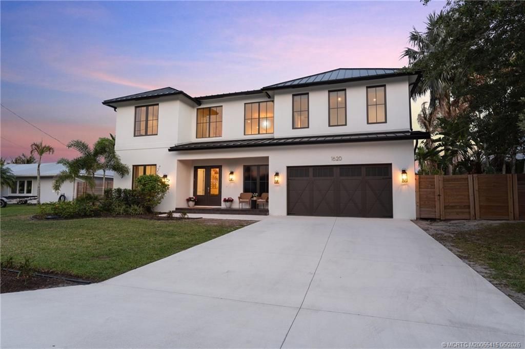 Photo of 1620 SW Albatross Way, Palm City, FL 34990 (MLS # M20055415)