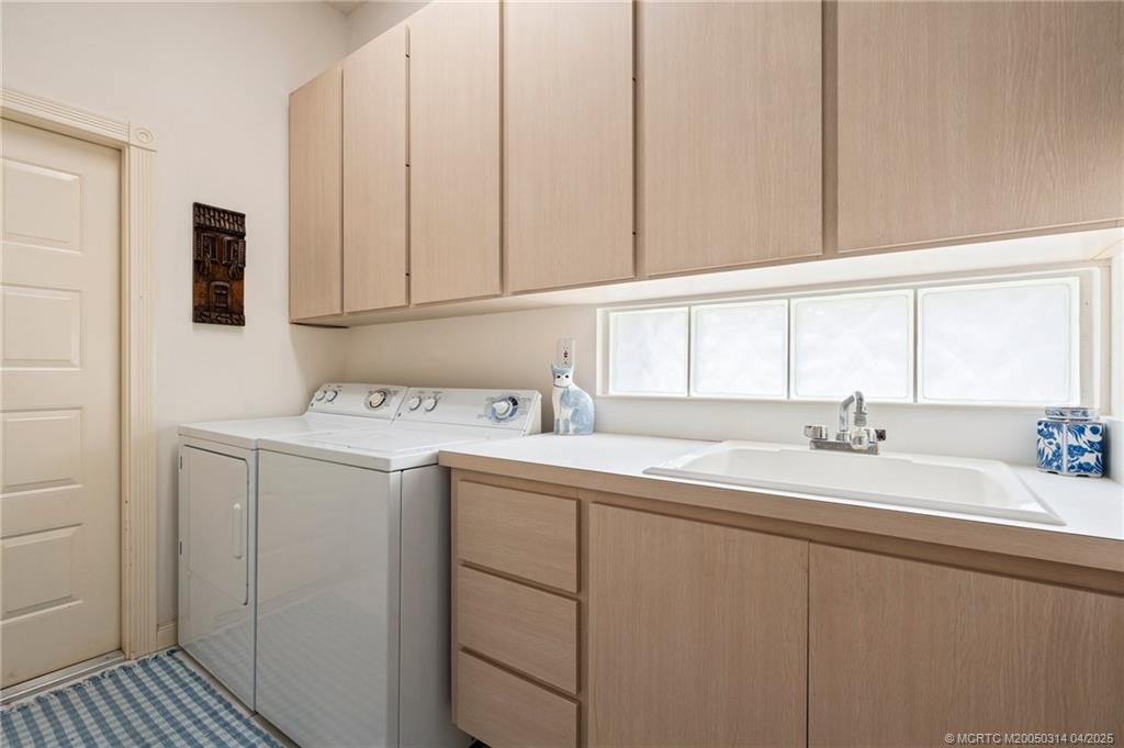 Hobe Sound, Florida 33455, United States, 3 Bedrooms Bedrooms, ,2 BathroomsBathrooms,Residential,Active,116849