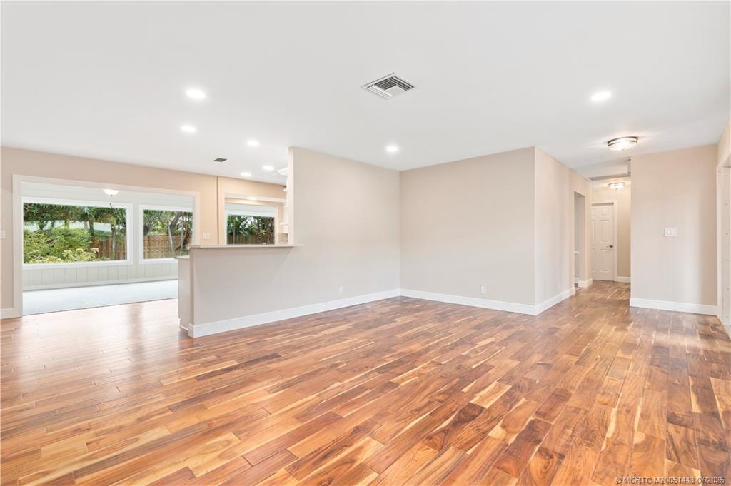 Sewalls Point, Florida 34996, United States, 3 Bedrooms Bedrooms, ,2 BathroomsBathrooms,Residential,Active,172707