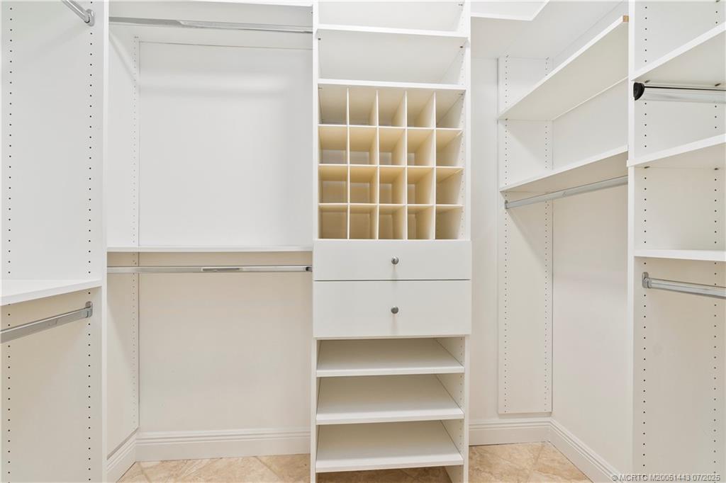 Sewalls Point, Florida 34996, United States, 3 Bedrooms Bedrooms, ,2 BathroomsBathrooms,Residential,Active,172707