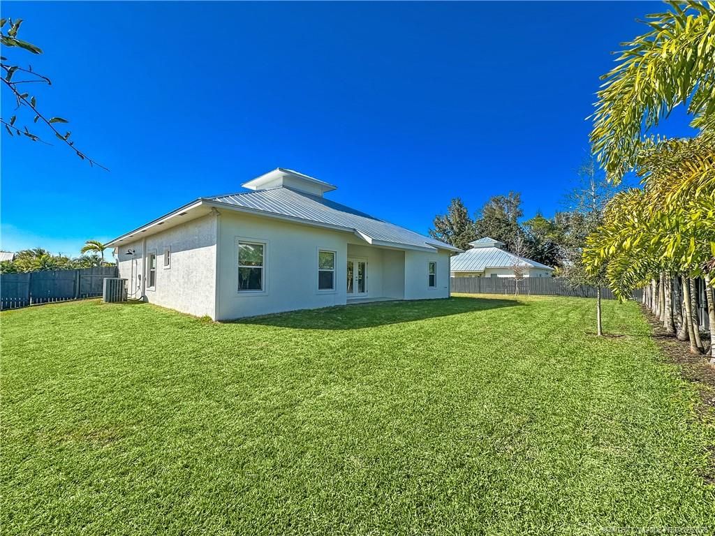 Photo of 6225 SE Highland Avenue, Stuart, FL 34997 (MLS # M20054169)