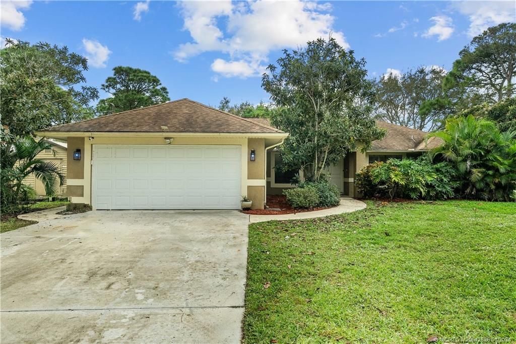 Photo of 601 Howard Street, Fort Pierce, FL 34982 (MLS # M20042526)
