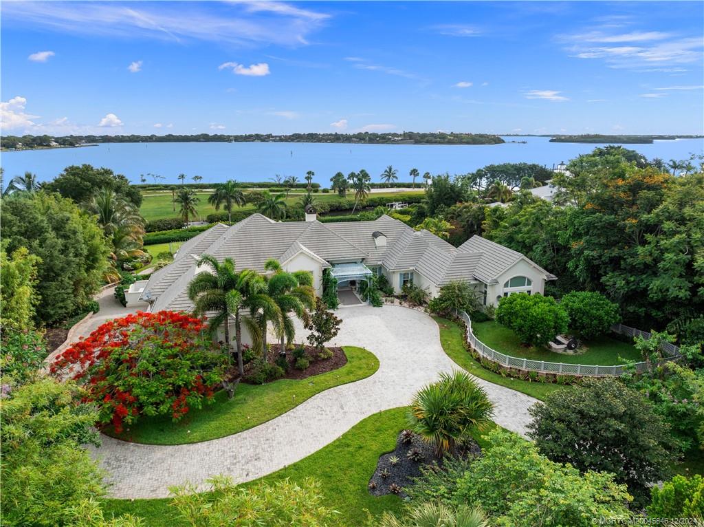 Stuart, Florida 34997, United States, 3 Bedrooms Bedrooms, ,5 BathroomsBathrooms,Residential,Pending,51861