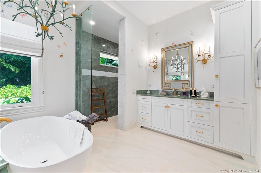 Stuart, Florida 34997, United States, 3 Bedrooms Bedrooms, ,5 BathroomsBathrooms,Residential,Pending,51861