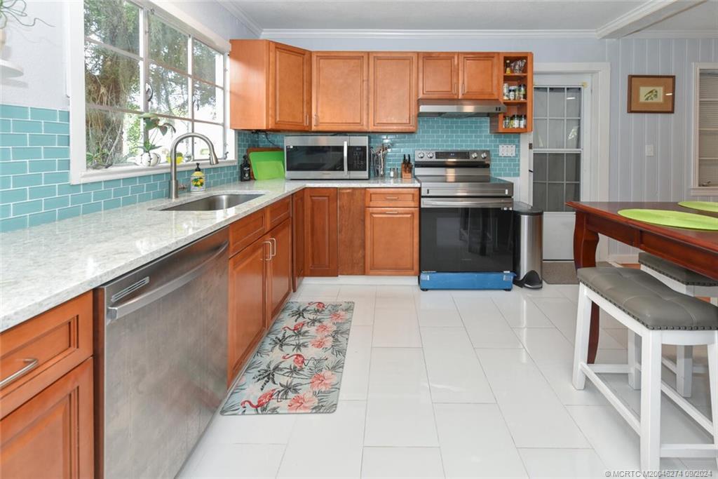 817 SW Saint Lucie Crescent