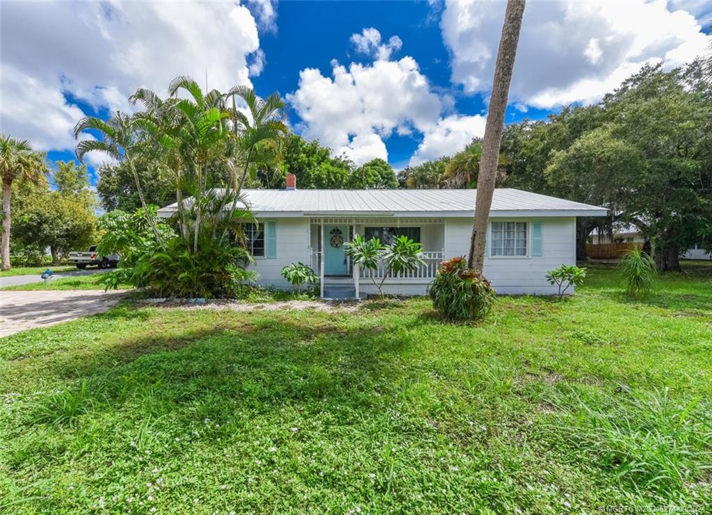 817 SW Saint Lucie Crescent