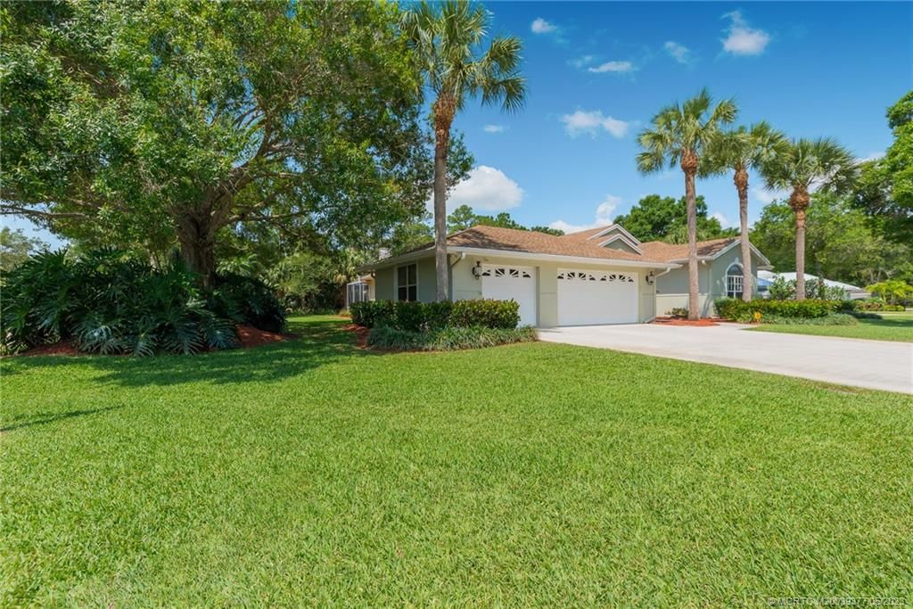 Photo of 2006 SW Briaroak Trail, Palm City, FL 34990 (MLS # M20039377)