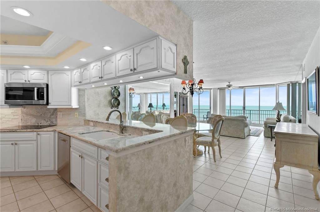 8600 S Ocean Drive 605