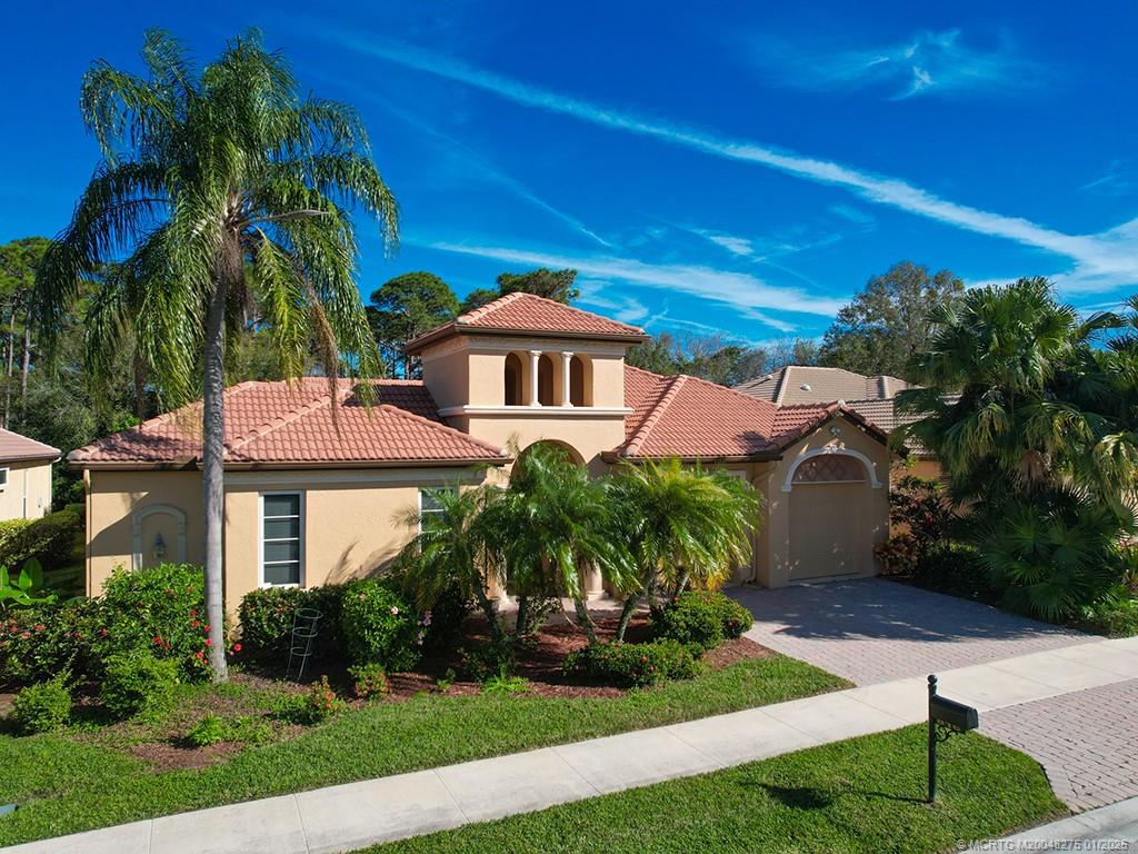 816 SW Grand Reserves Boulevard