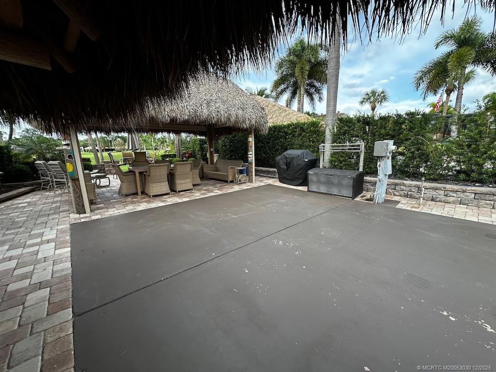 374 NW Foursome Lane