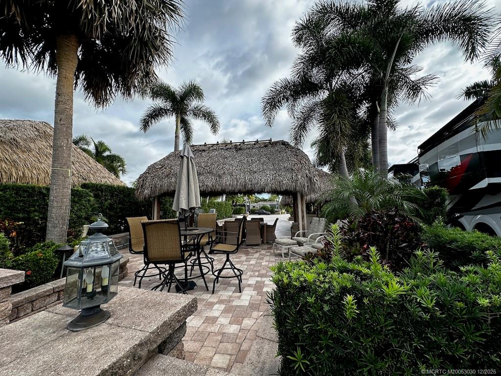 374 NW Foursome Lane