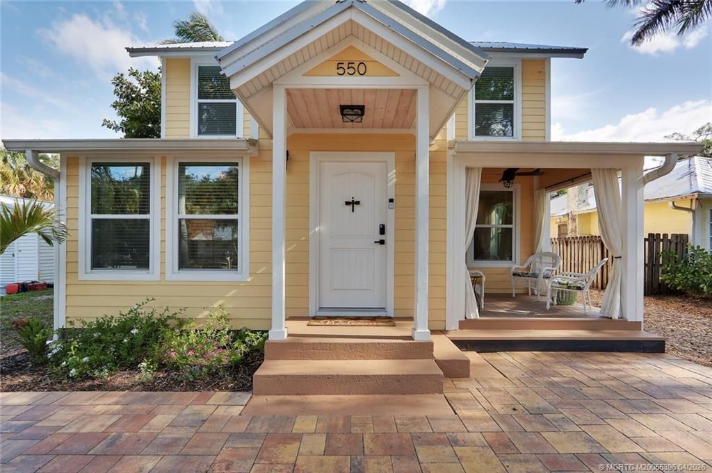 Photo of 550 SW Riverview Street, Stuart, FL 34994 (MLS # M20055396)