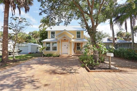 Photo of 550 SW Riverview Street, Stuart, FL 34994 (MLS # M20055396)