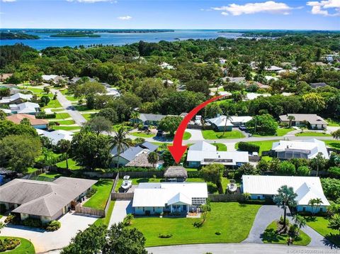 Photo of 3031 SE Falmouth Drive, Stuart, FL 34997 (MLS # M20052298)
