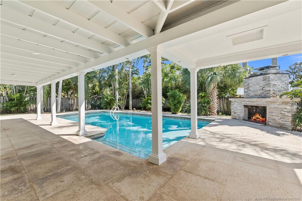 Stuart, Florida 34997, United States, 3 Bedrooms Bedrooms, ,3 BathroomsBathrooms,Residential,Active,140829