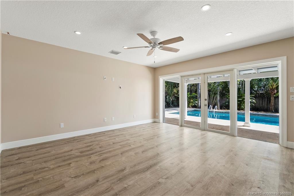 Stuart, Florida 34997, United States, 3 Bedrooms Bedrooms, ,3 BathroomsBathrooms,Residential,Active,140829
