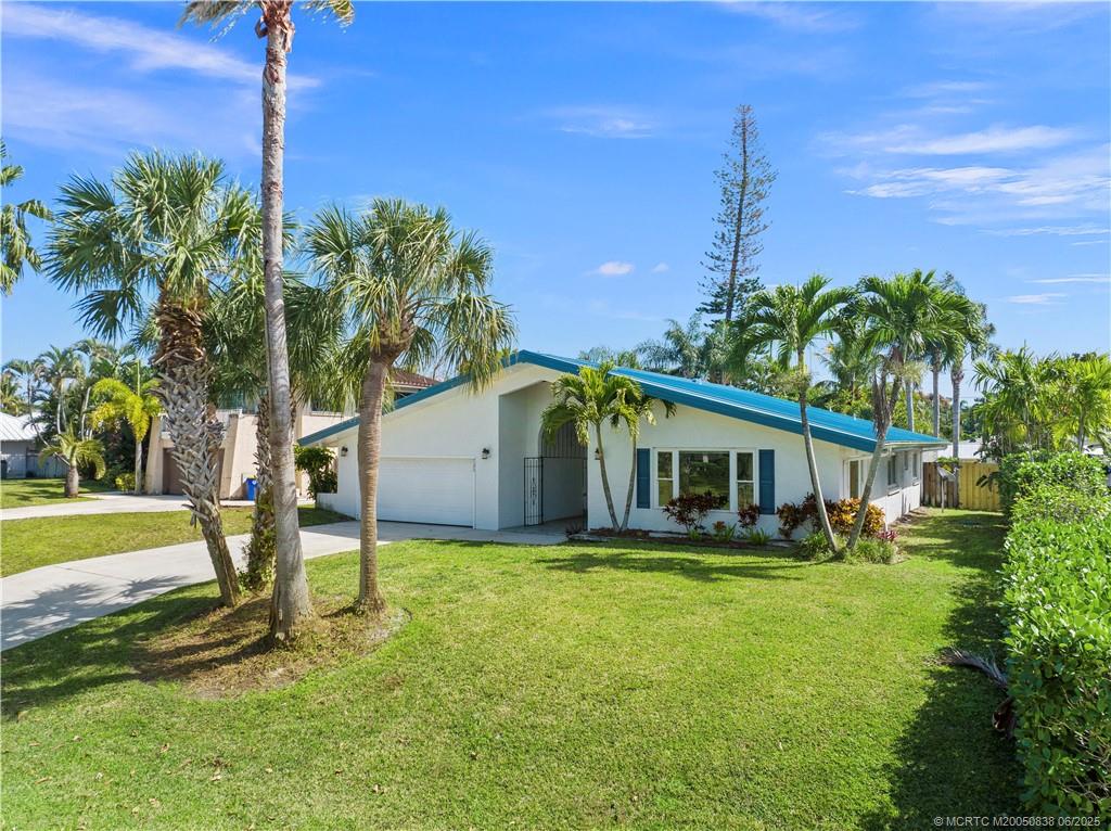 Stuart, Florida 34997, United States, 3 Bedrooms Bedrooms, ,3 BathroomsBathrooms,Residential,Active,140829