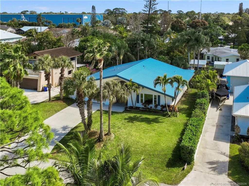 Photo of 4590 SE Glenridge Trail, Stuart, FL 34997 (MLS # M20050838)