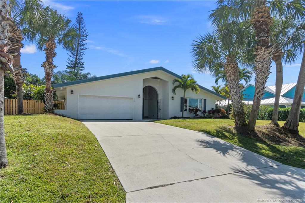 Stuart, Florida 34997, United States, 3 Bedrooms Bedrooms, ,3 BathroomsBathrooms,Residential,Active,140829