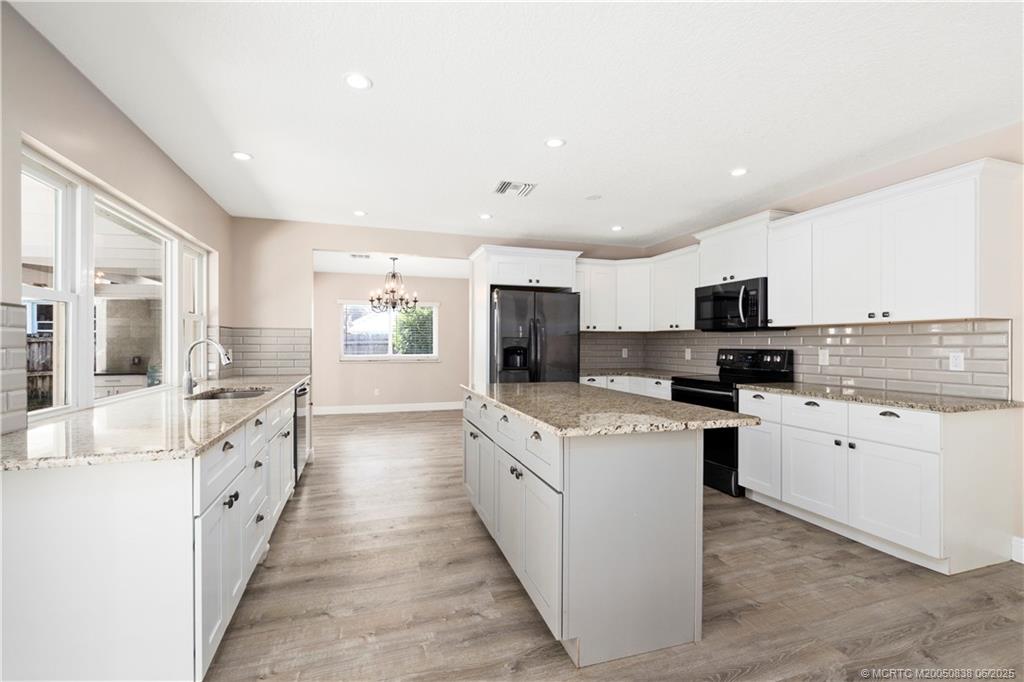 Stuart, Florida 34997, United States, 3 Bedrooms Bedrooms, ,3 BathroomsBathrooms,Residential,Active,140829