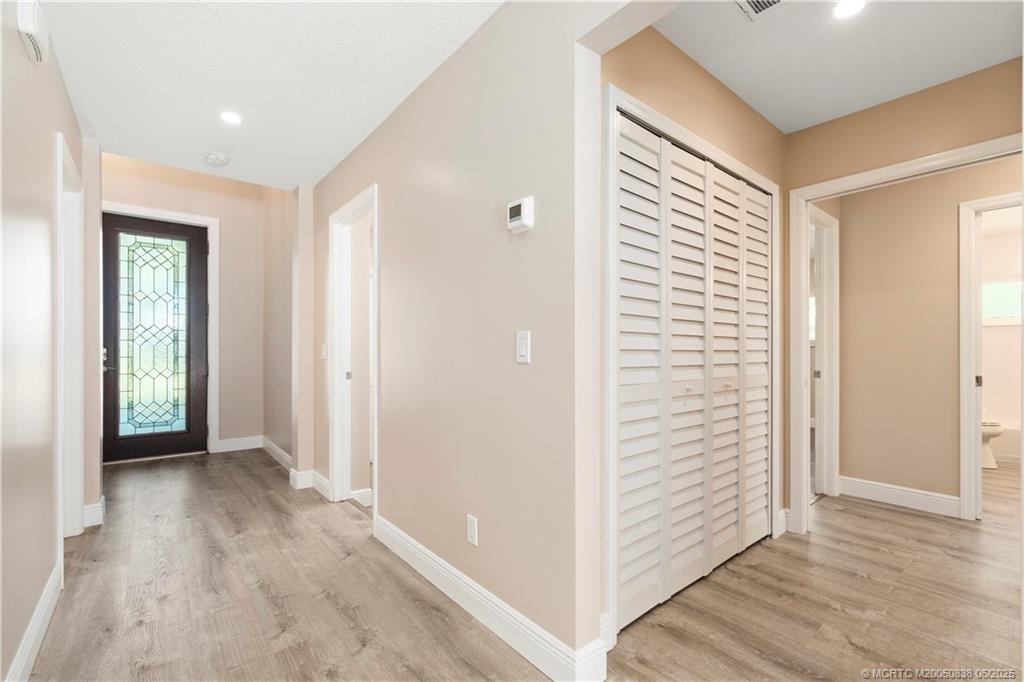 Stuart, Florida 34997, United States, 3 Bedrooms Bedrooms, ,3 BathroomsBathrooms,Residential,Active,140829