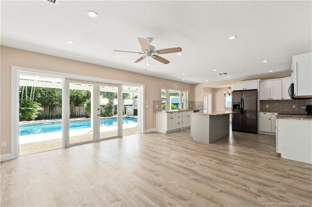 Stuart, Florida 34997, United States, 3 Bedrooms Bedrooms, ,3 BathroomsBathrooms,Residential,Active,140829