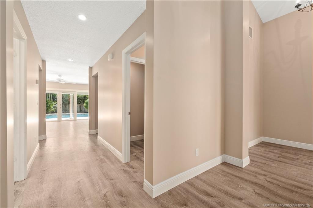 Stuart, Florida 34997, United States, 3 Bedrooms Bedrooms, ,3 BathroomsBathrooms,Residential,Active,140829