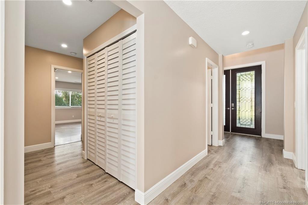 Stuart, Florida 34997, United States, 3 Bedrooms Bedrooms, ,3 BathroomsBathrooms,Residential,Active,140829