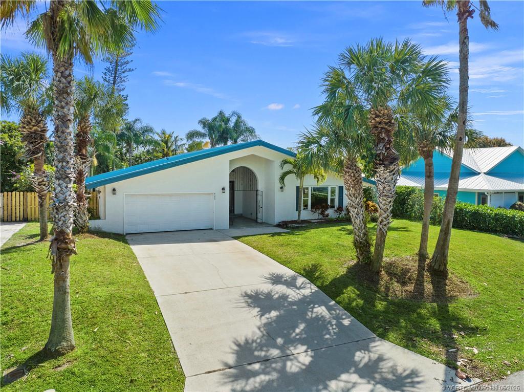Stuart, Florida 34997, United States, 3 Bedrooms Bedrooms, ,3 BathroomsBathrooms,Residential,Active,140829