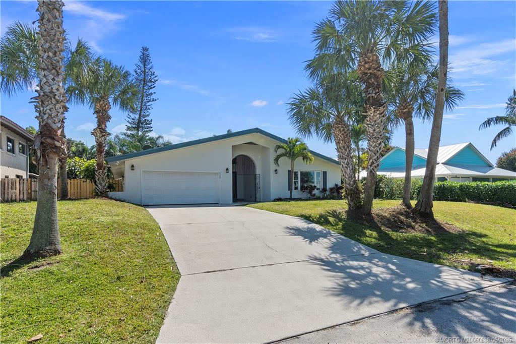 Stuart, Florida 34997, United States, 3 Bedrooms Bedrooms, ,3 BathroomsBathrooms,Residential,Active,140829