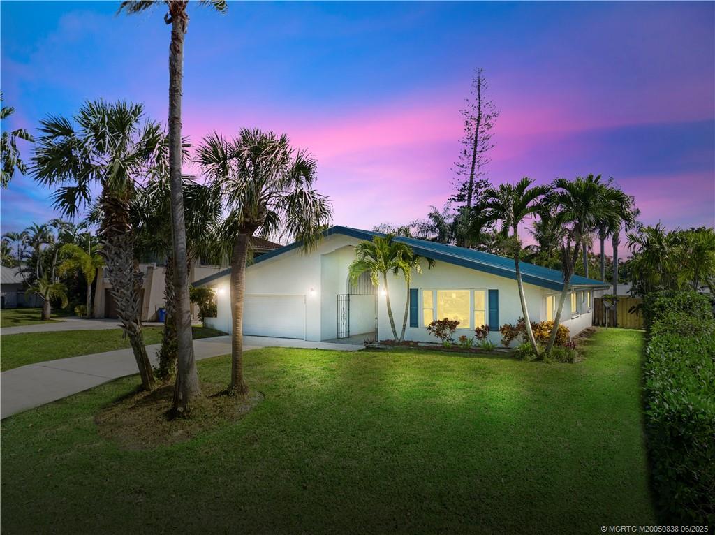 Stuart, Florida 34997, United States, 3 Bedrooms Bedrooms, ,3 BathroomsBathrooms,Residential,Active,140829