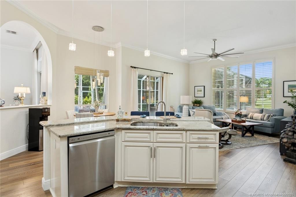 Stuart, Florida 34997, United States, 4 Bedrooms Bedrooms, ,3 BathroomsBathrooms,Residential,Active,121311