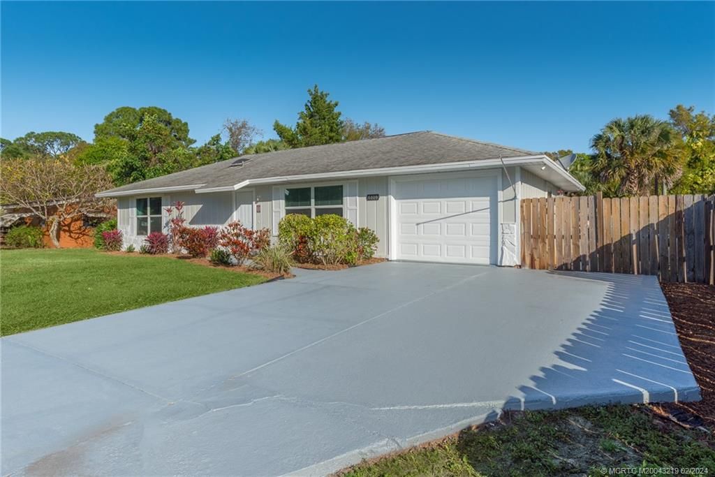 Photo of 8608 Brookline Avenue, Fort Pierce, FL 34951 (MLS # M20043219)