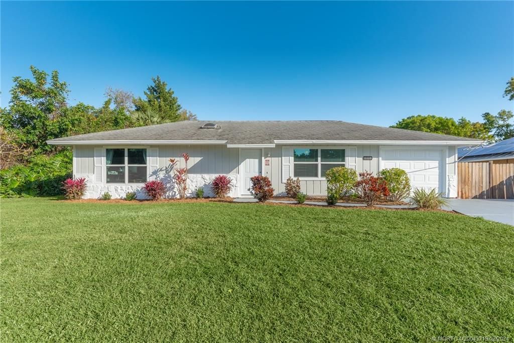 Photo of 8608 Brookline Avenue, Fort Pierce, FL 34951 (MLS # M20043219)