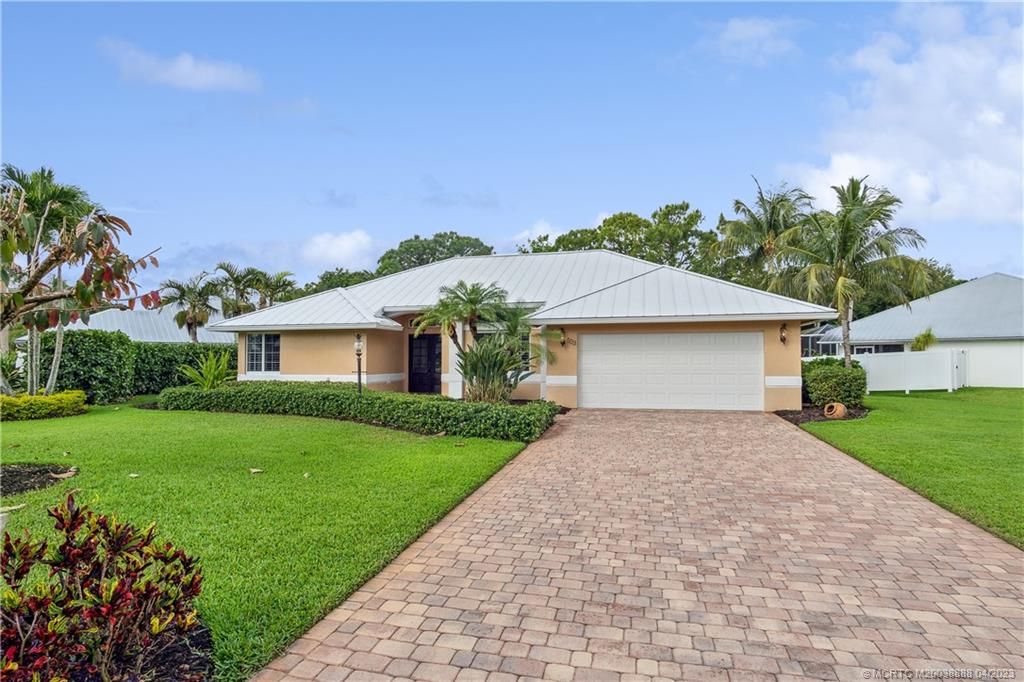 Photo of 533 SE Southwood Trail, Stuart, FL 34997 (MLS # M20038888)