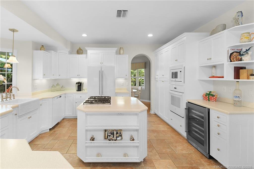 Stuart, Florida, 34996, United States, 3 Bedrooms Bedrooms, ,4 BathroomsBathrooms,Residential,Active,2006547