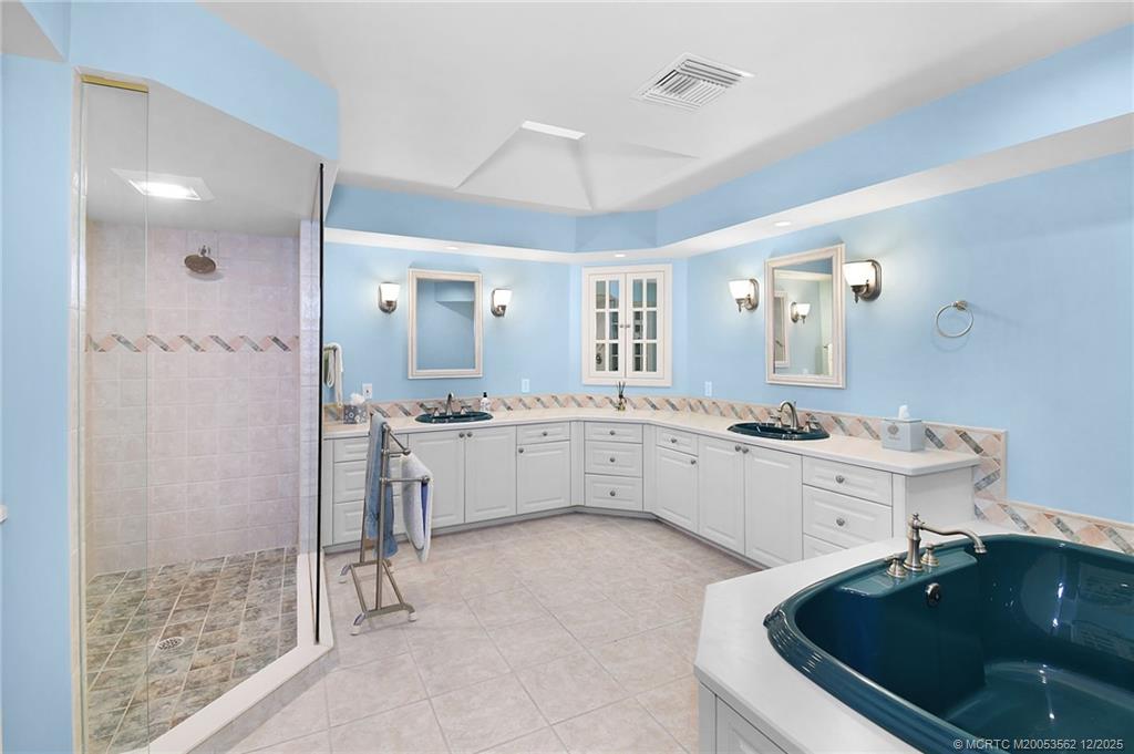 Stuart, Florida, 34996, United States, 3 Bedrooms Bedrooms, ,4 BathroomsBathrooms,Residential,Active,2006547